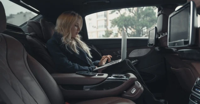 Como carregar notebook no carro sem complicações